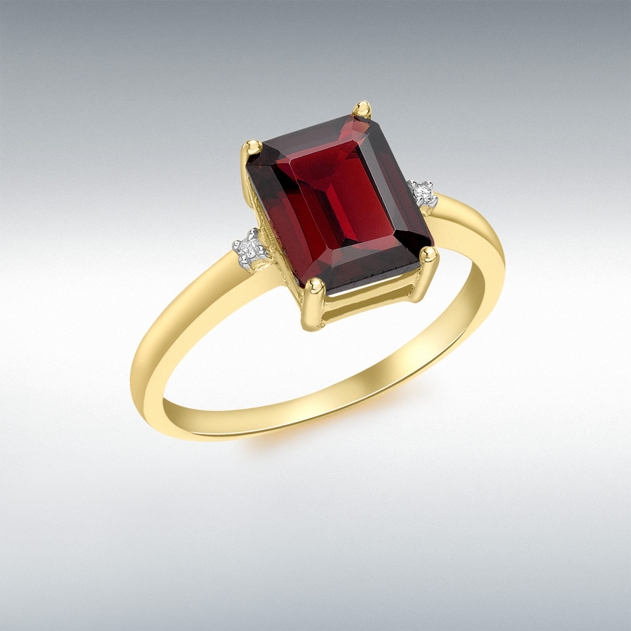 9ct Yellow Gold 0.01ct Diamond and 9mm x 7mm Garnet Rectangular Ring